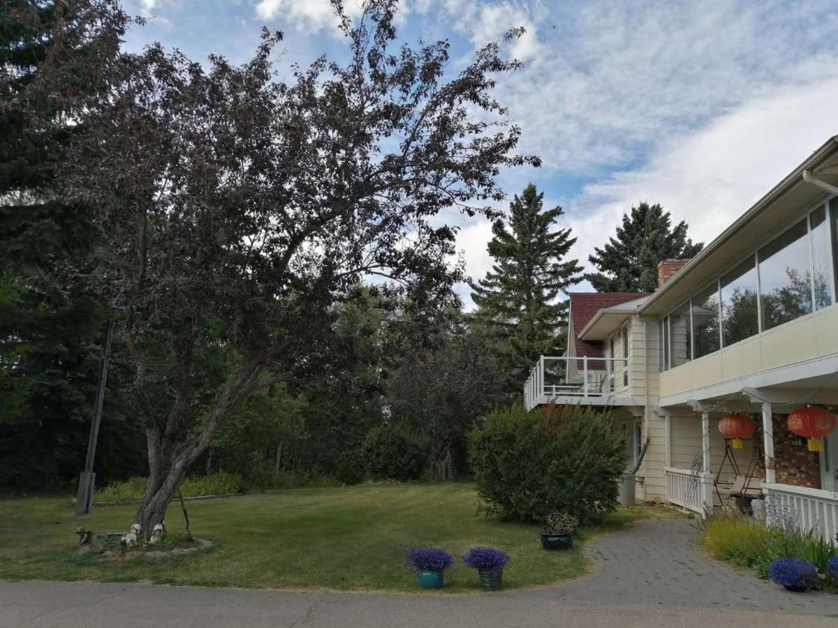 Green Village B&B YYC Exterior foto
